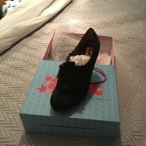 Black Satin with Glitter Heel Size 10 Shoes